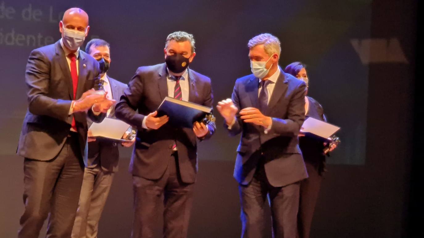 La gala de la FELE ha reunido a la sociedad leonesa para galardonar a TECOI. 