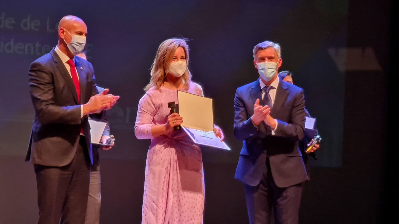 La gala de la FELE ha reunido a la sociedad leonesa para galardonar a TECOI. 
