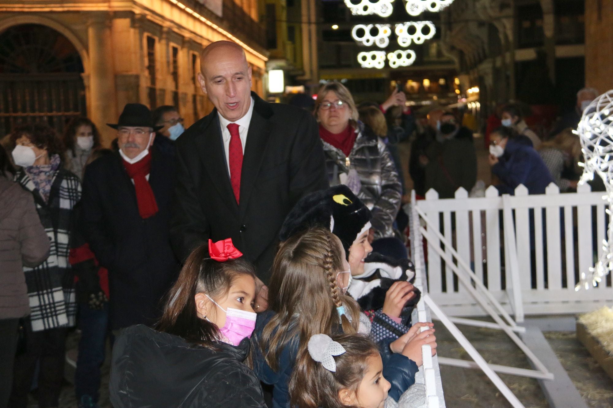 Encendido del alumbrado navideño en León.
