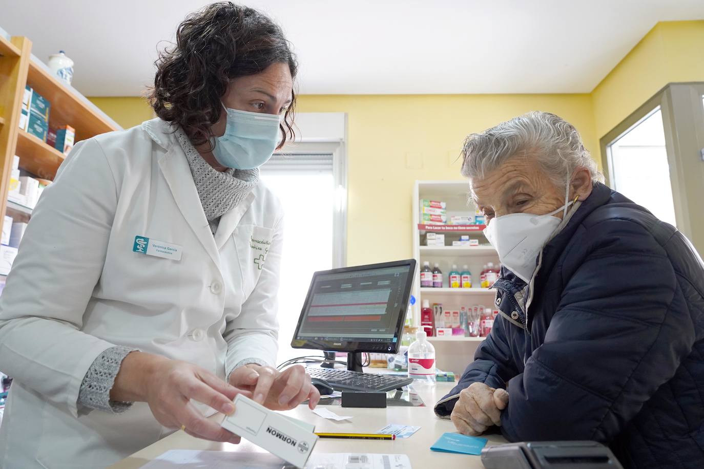 Numerosas farmacias en pequeñas localidades de Castilla y León, abocadas al cierre, continúan abiertas gracias al «esfuerzo» económico y de tiempo de oficinas de localidades cercanas