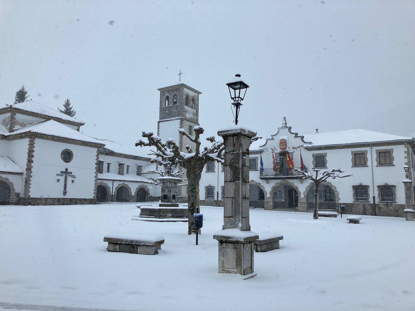 Fotos: La nieve cubre de blanco Villamanín