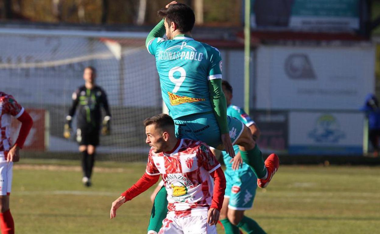 Jesús Torres, en un lance del partido ante el Guijuelo.