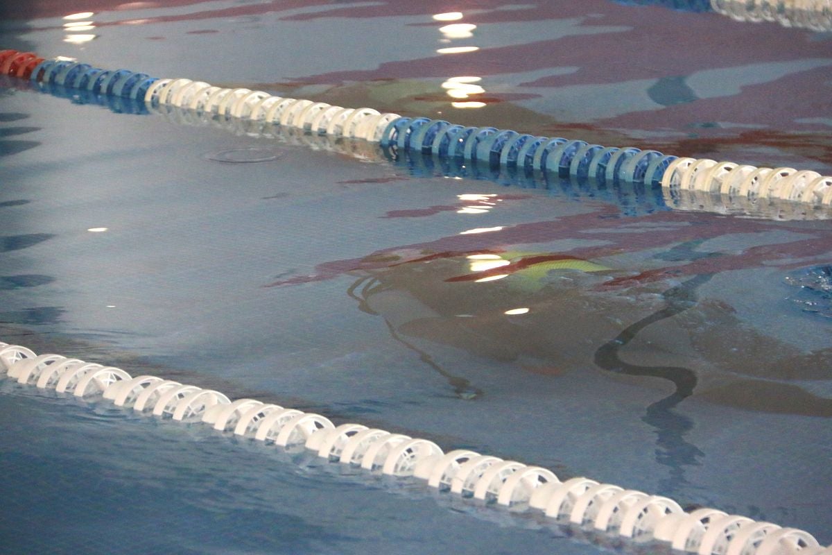 La piscina municipal de Carbajal de la Legua acoge el Campeonato de España de Buceo de Competición.