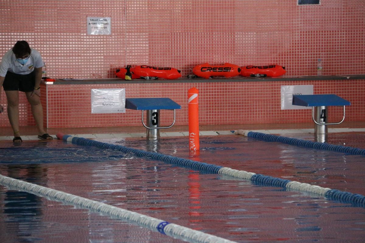 La piscina municipal de Carbajal de la Legua acoge el Campeonato de España de Buceo de Competición.