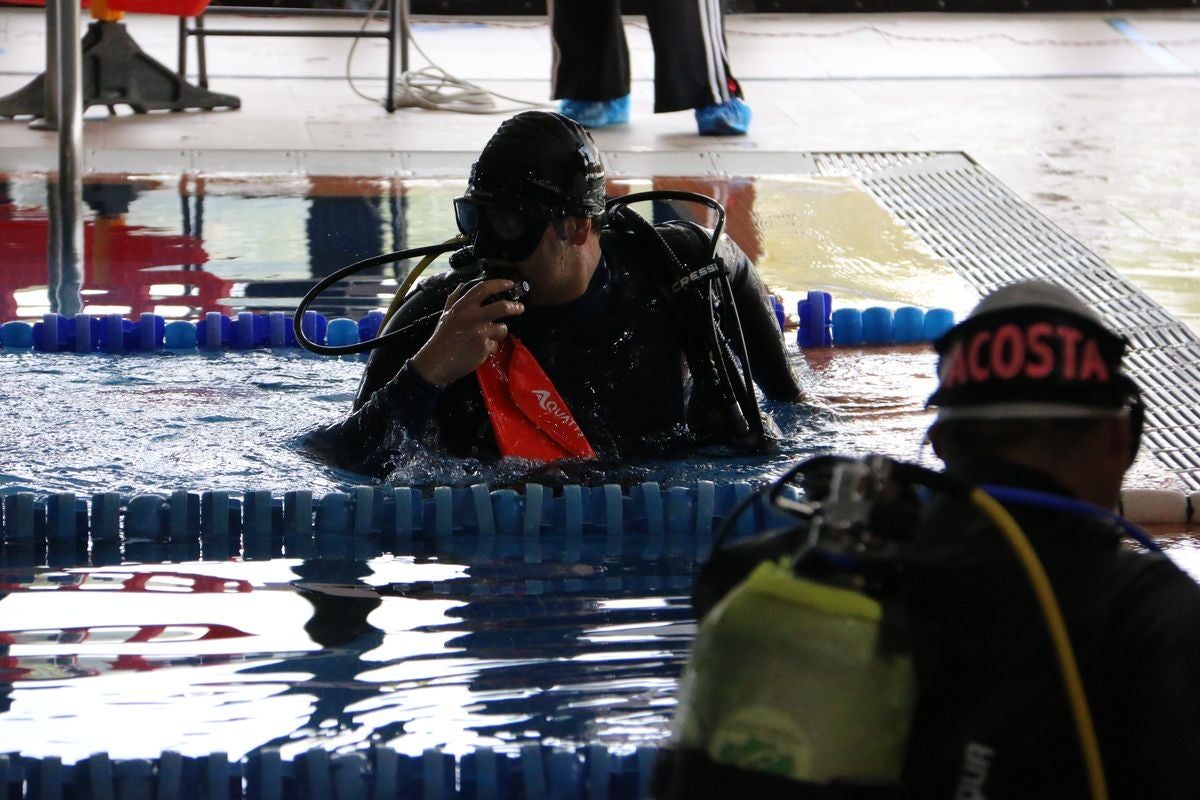 La piscina municipal de Carbajal de la Legua acoge el Campeonato de España de Buceo de Competición.