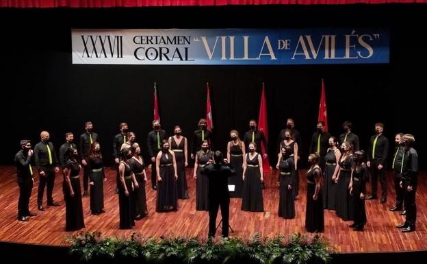 El coro leonés durante su actuación en el certámen.