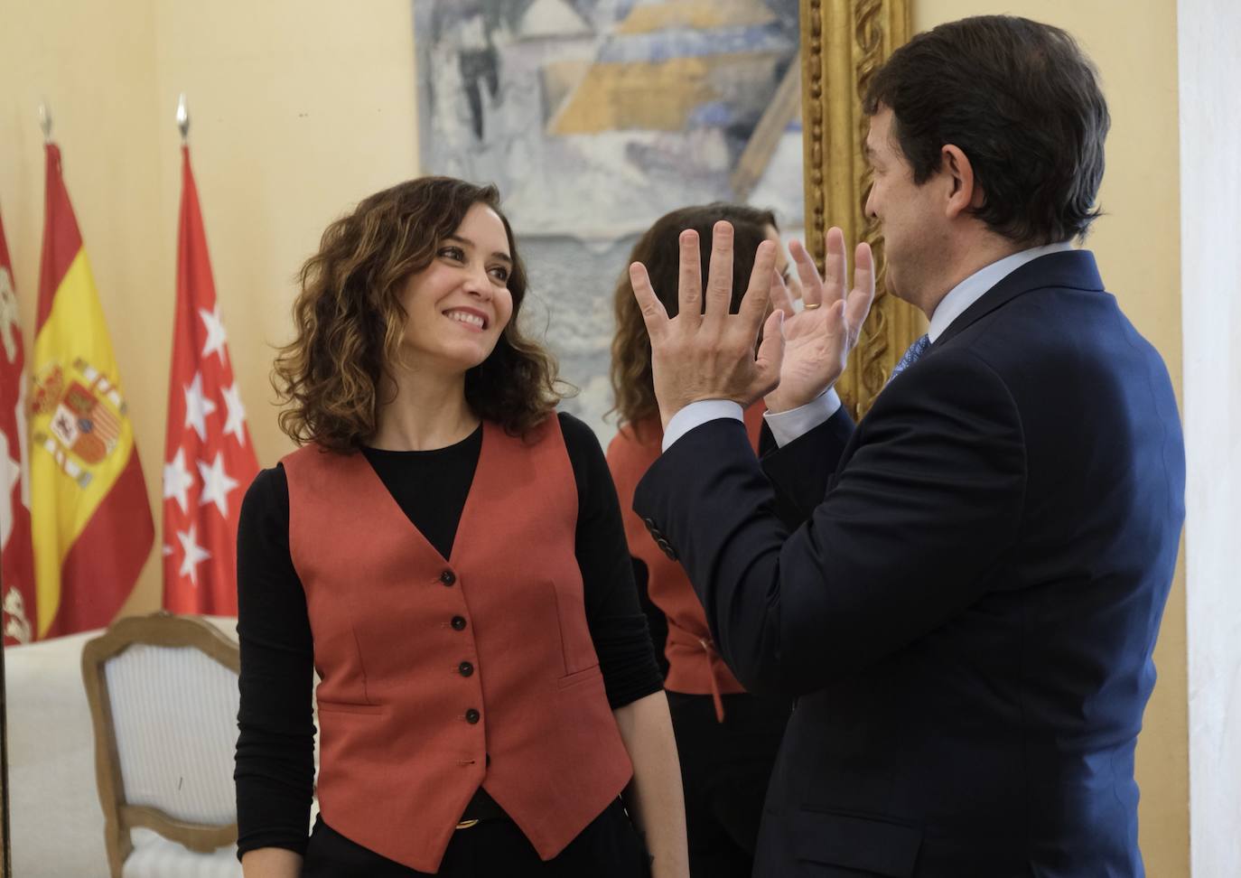 El presidente de la Junta de Castilla y León, Alfonso Fernández Mañueco, se reúne con la presidenta de la Comunidad de Madrid, Isabel Díaz Ayuso.