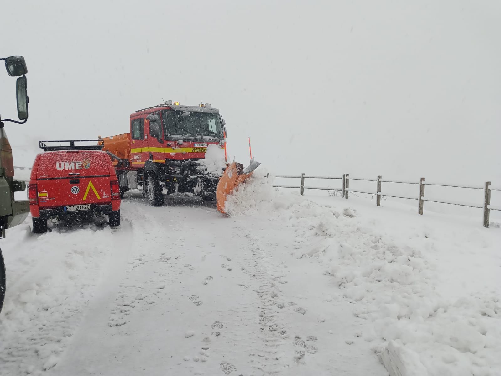 La Unidad Militar de Emergencias ubicada en El Ferral del Bernesga participa con 350 militares y 120 vehículos en ejercicios de emergencia en tormentas invernales.