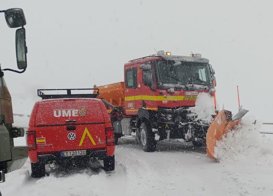 La Unidad Militar de Emergencias ubicada en El Ferral del Bernesga participa con 350 militares y 120 vehículos en ejercicios de emergencia en tormentas invernales.