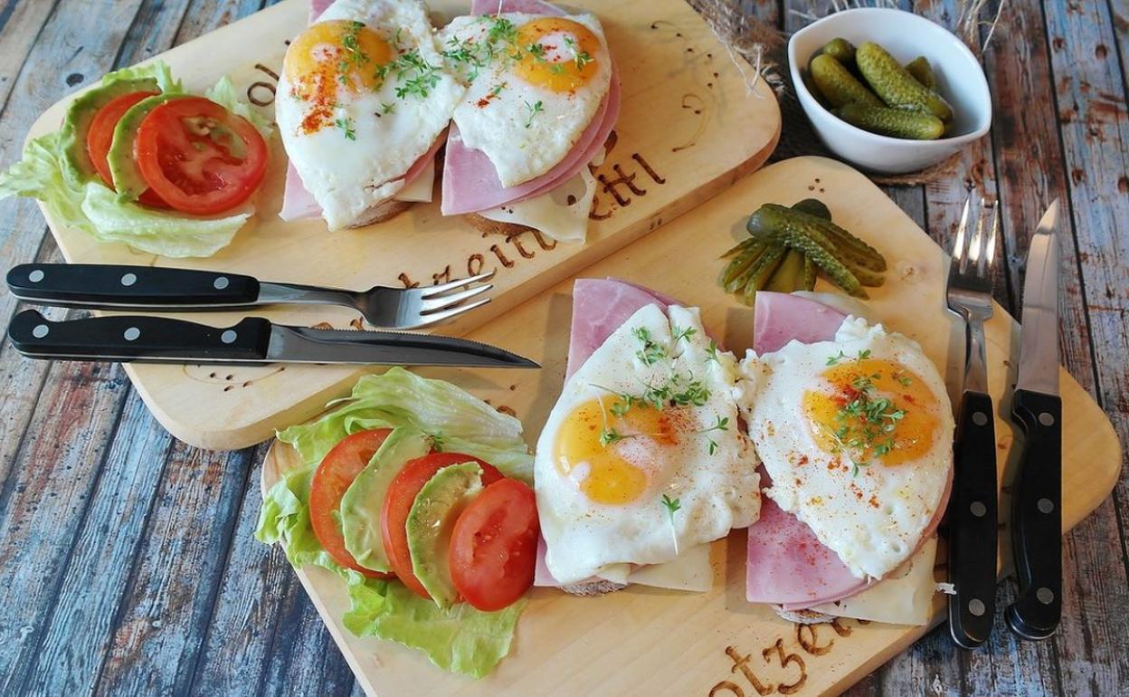 Imagen de un plato de comida basado en los cuatro elementos.