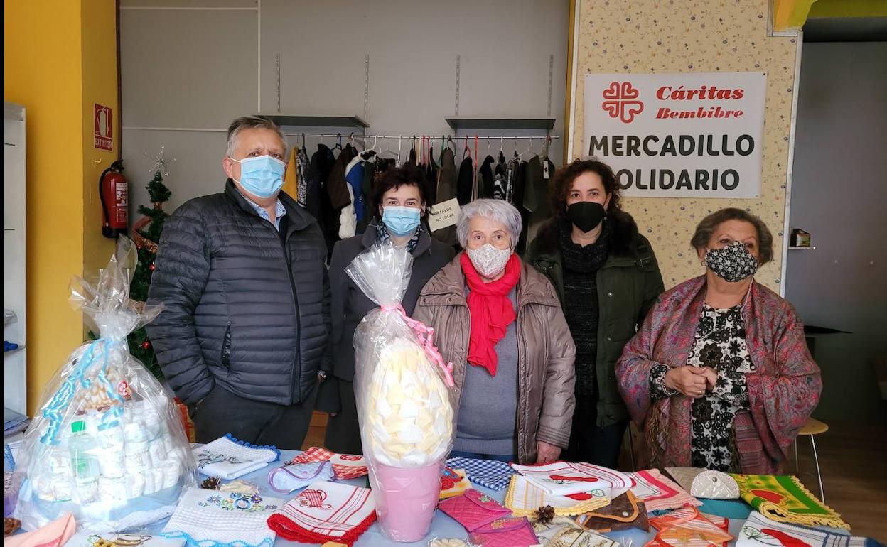 Mercadillo solidario de Cáritas en Bembibre.