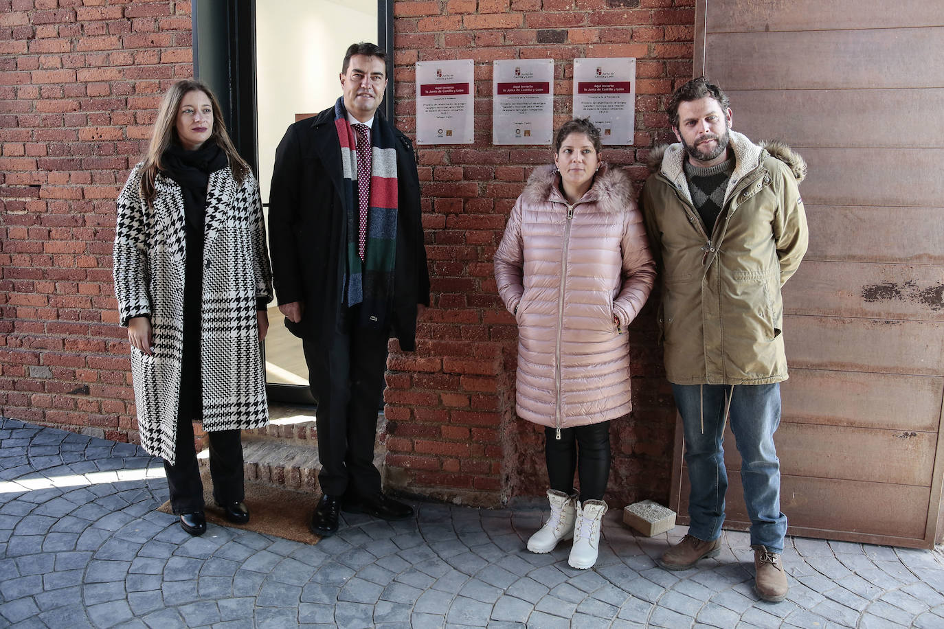 El consejero de Presidencia, Ángel Ibáñez, ha visitado el nuevo espacio de trabajo compartido en el antiguo matadero de Sahagún que ha contado con una iversión de 110.000 euros de la Junta.