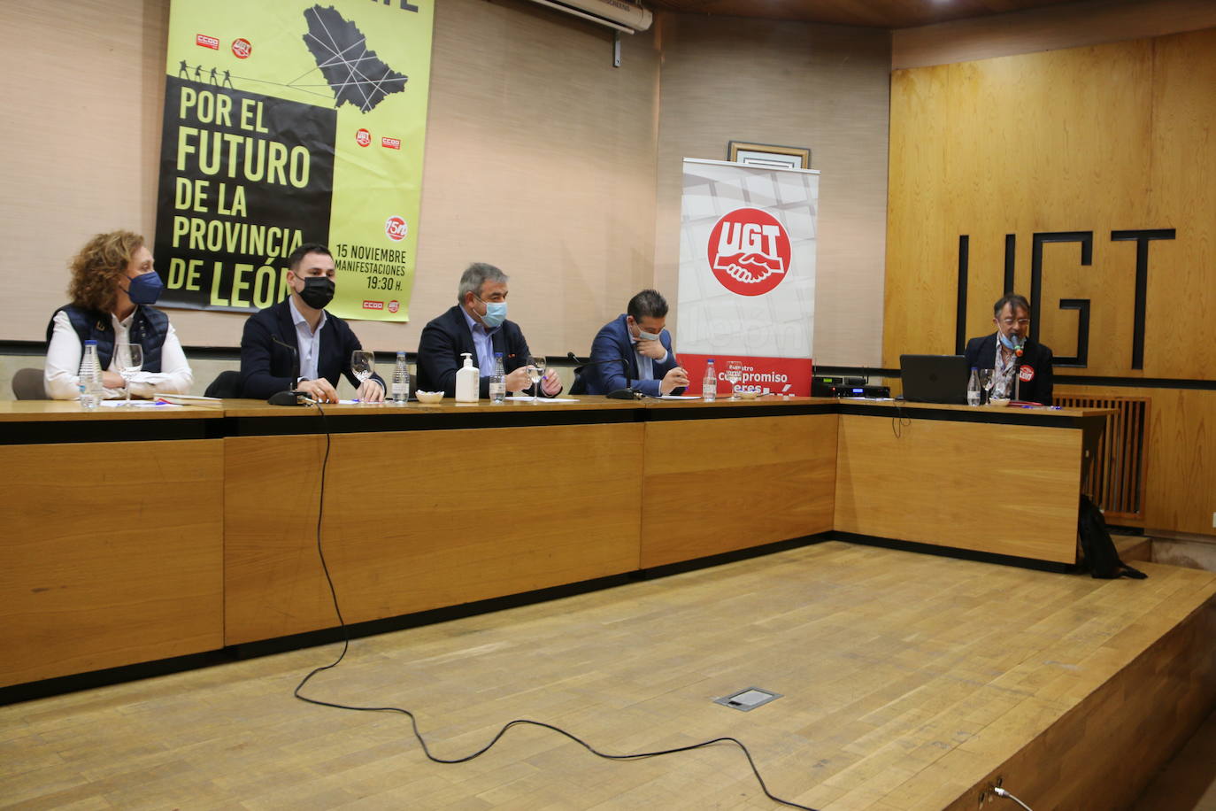 Representantes de Psoe, PP, Cs, Podemos y UPL participan en una mesa de debate organziada por CCOO y UGT con el compromiso de «cumplir lo pactado» | Las culpas del «parón» de la Mesa se reparten y sindicatos amenazan con movilizaciones en caso de no poner una pronta solución.