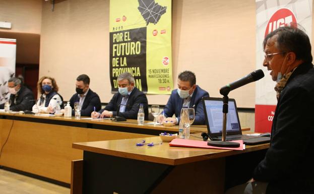 UGT y CCOO convocan a los cinco partidos con representación en las instituciones a una mesa de debate para abordar el estado de la Mesa por León y la agencia vinculada.