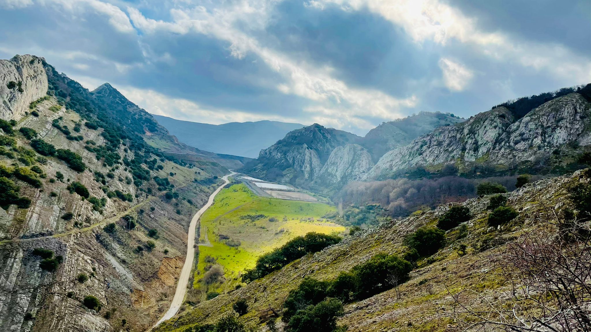 Varios amigos lideran una iniciativa que ha permitido a los amantes del trail disfrutar del entorno del valle de Gordón.