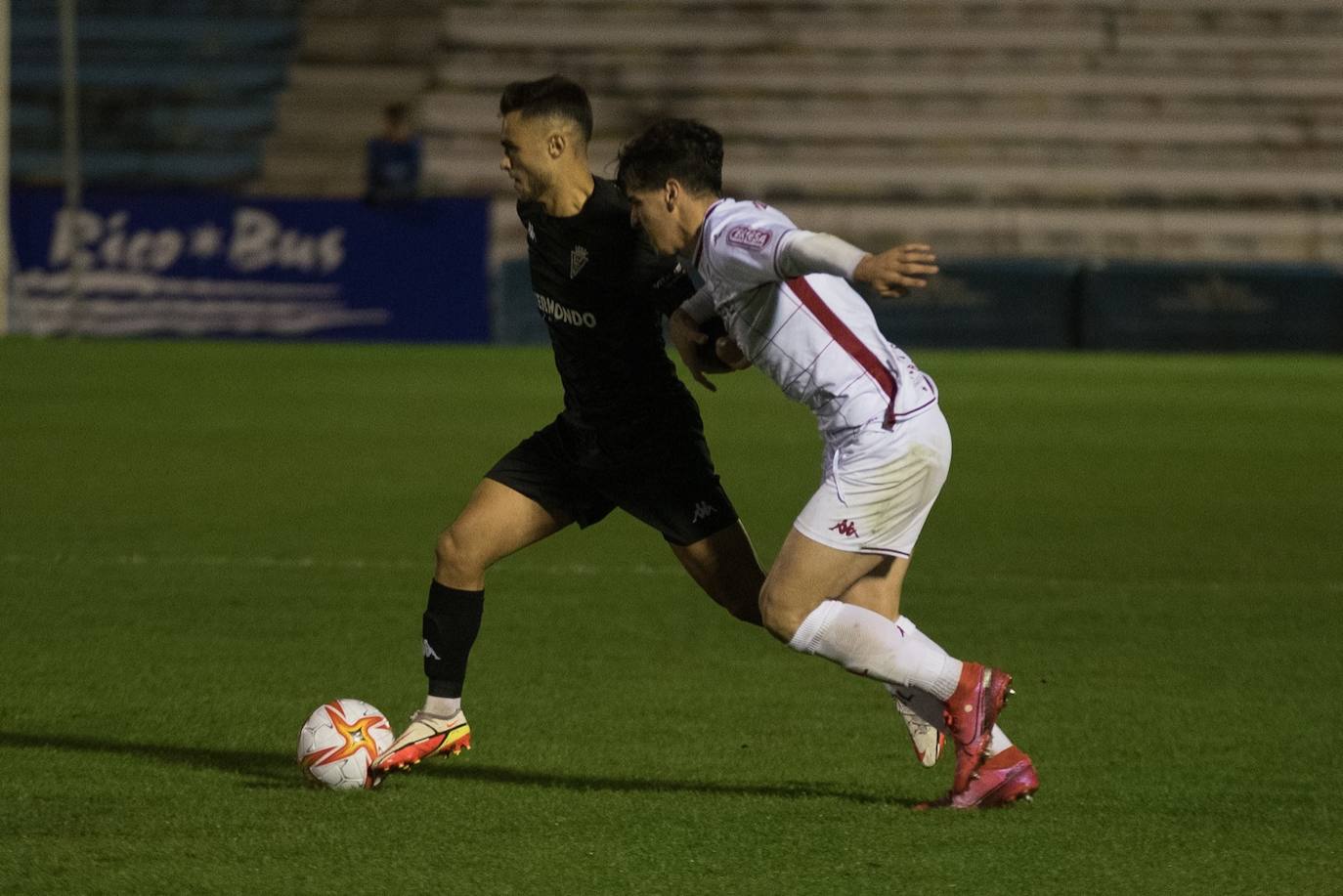 Los leoneses superan al San Fernando (2-3) y superan la primera eliminatoria copera