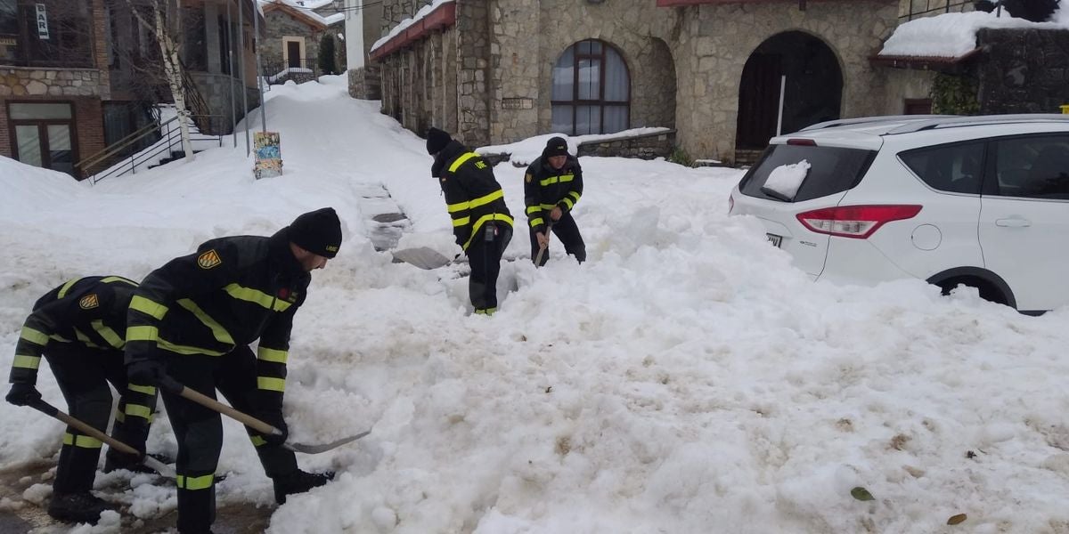 Fotos: La UME se prepara ante la emergencia en la nieve