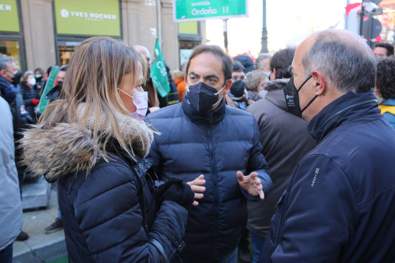 Las organizaciones sindicales denuncian que «todo sigue igual» en lo referente a los 118 empleados afectados por la propuesta de Ere de Unicaja Banco.