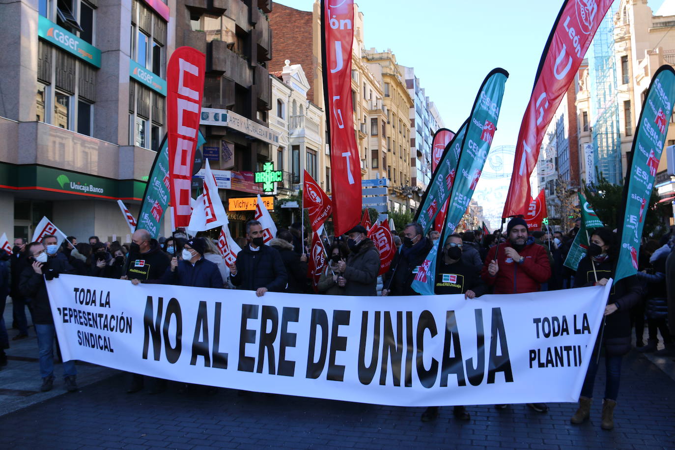 Las organizaciones sindicales denuncian que «todo sigue igual» en lo referente a los 118 empleados afectados por la propuesta de Ere de Unicaja Banco.