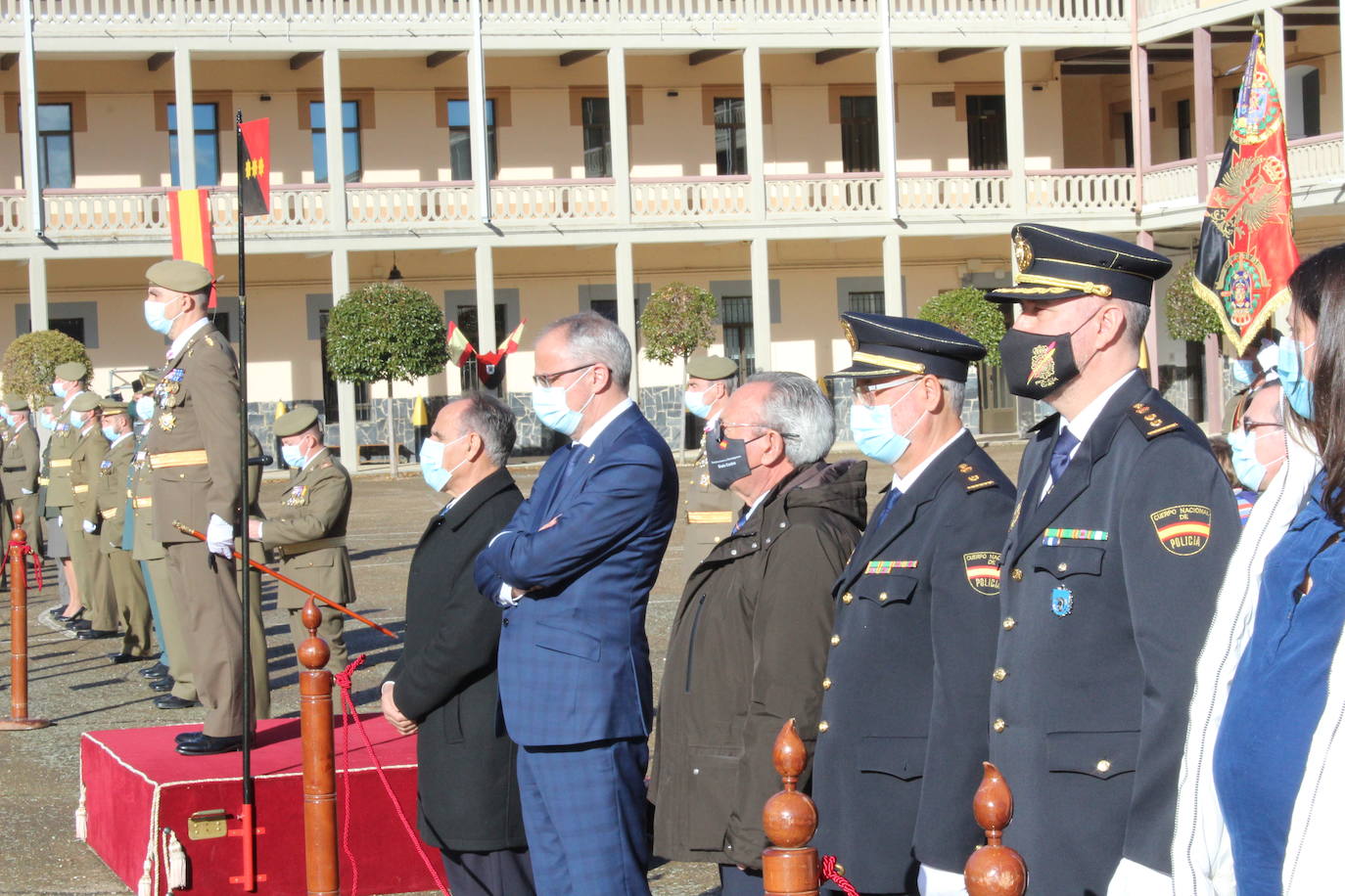 Con este acto celebrado en la base militar Conde de Gazola situado en la localidad leonesa de Ferral del Bernesgase inician las celebraciones de los 500 años de Santa Bárbara como Patrona de los artilleros