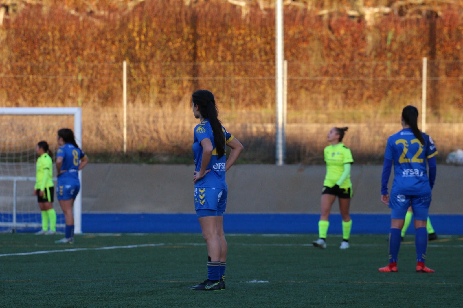 Las de Itziar Abascal sellan un empate a dos ante el líder de la categoría, el Peluquería Mixta Ferrol.