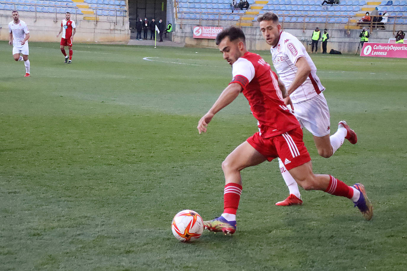 El conjunto leonés recibía en el Reino de León a los olivicos en una nueva jornada de la Primera RFEF.