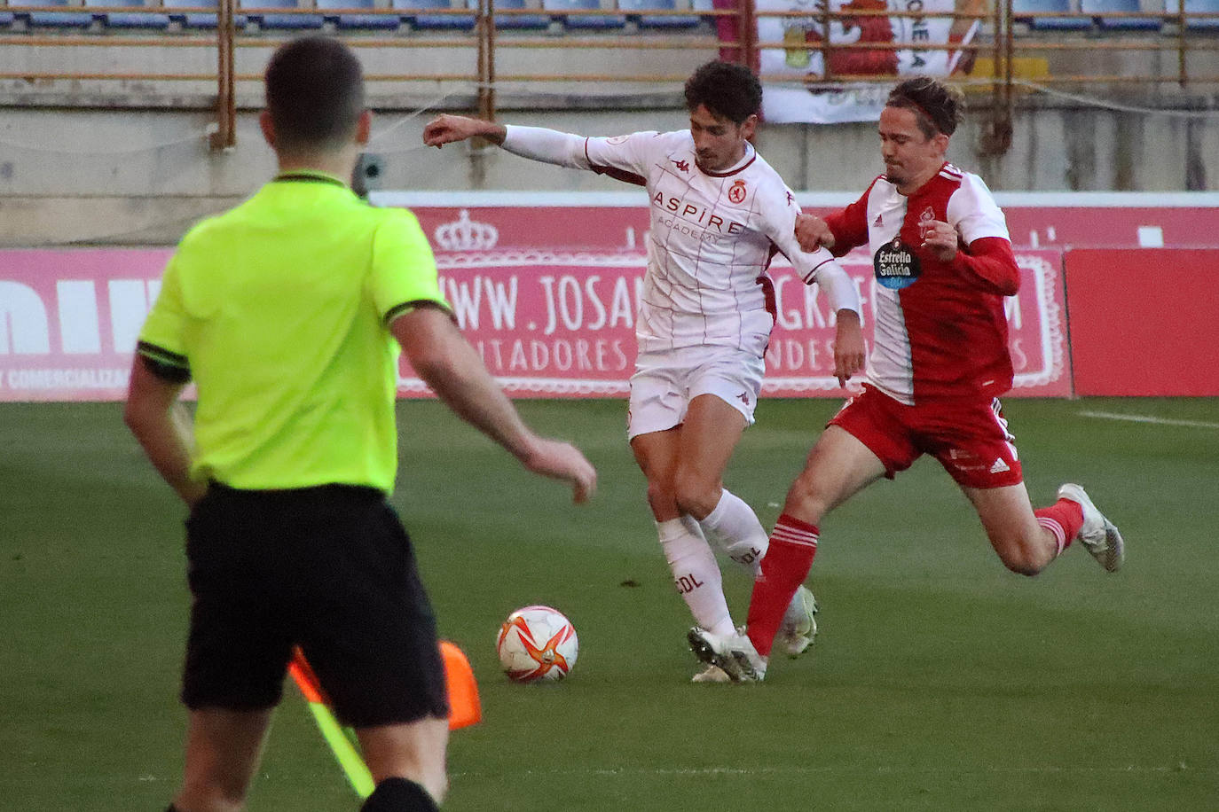 El conjunto leonés recibía en el Reino de León a los olivicos en una nueva jornada de la Primera RFEF.