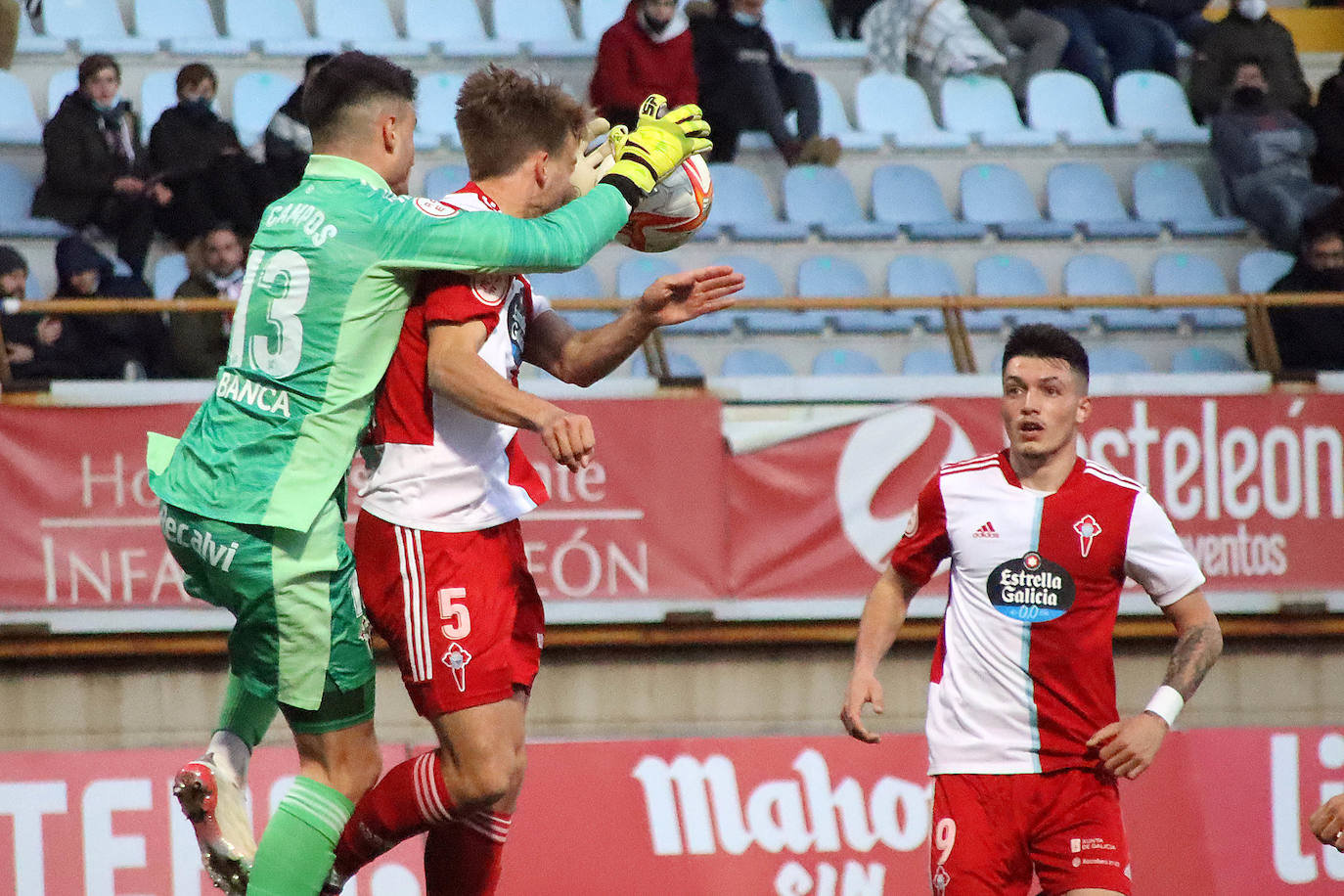 El conjunto leonés recibía en el Reino de León a los olivicos en una nueva jornada de la Primera RFEF.