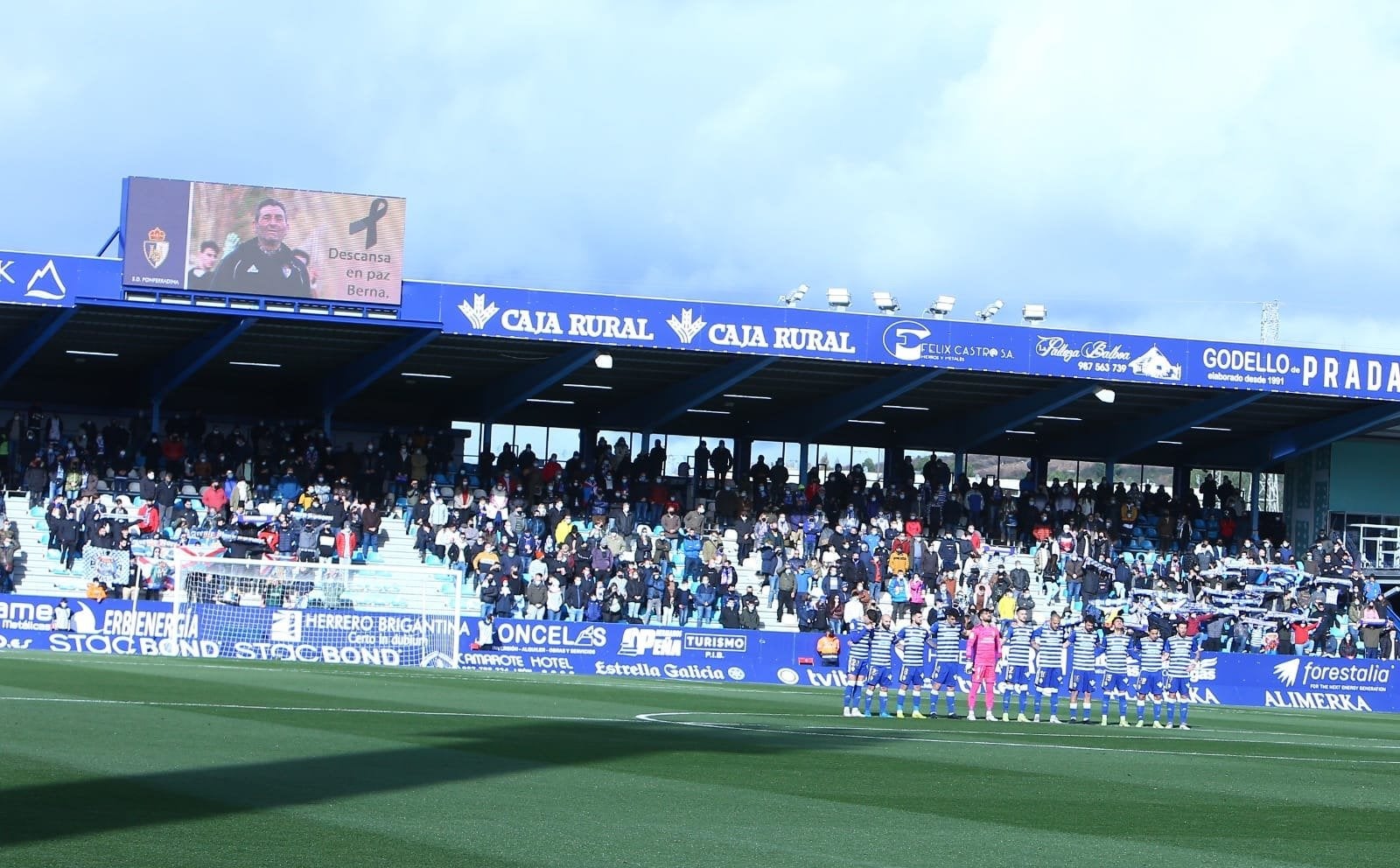 El conjunto berciano suma tres puntos en el derbi autonómico y se asienta en la zona noble de la tabla.