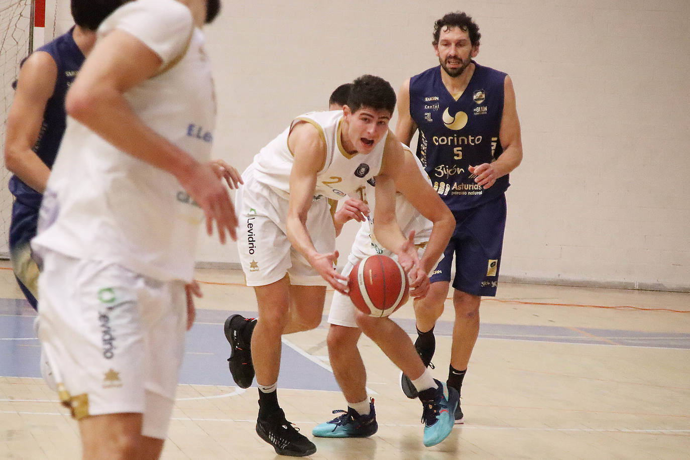 El Reino de León suma su décimo triunfo en la Liga EBA. 