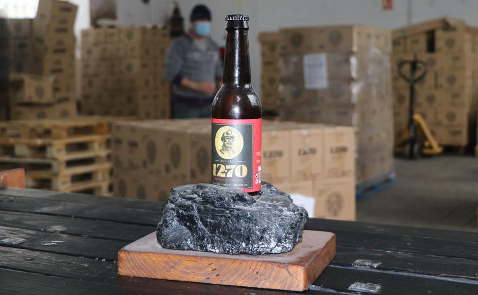 La cerveza 12.70 se caracteriza por su fermentación en la galería de la antigua mina del Grupo Lumajo.