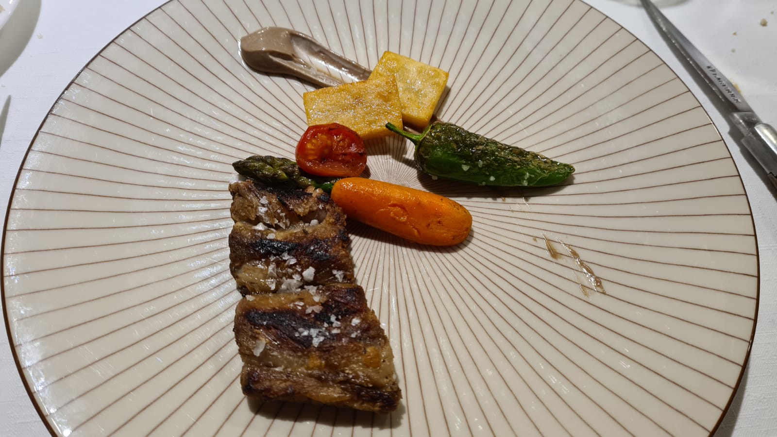 Costillas de ibérico y ajo negro