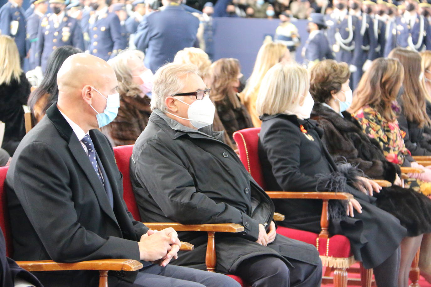 La Academia Básica del Aire recupera tras el parón por la pandemia los actos conmemorativos en honor a la patrona del Ejército del Aire | 312 Caballeros y Damas alumnos juraron fidelidad a la Bandera en un acto sin besos pero cargado de emoción.