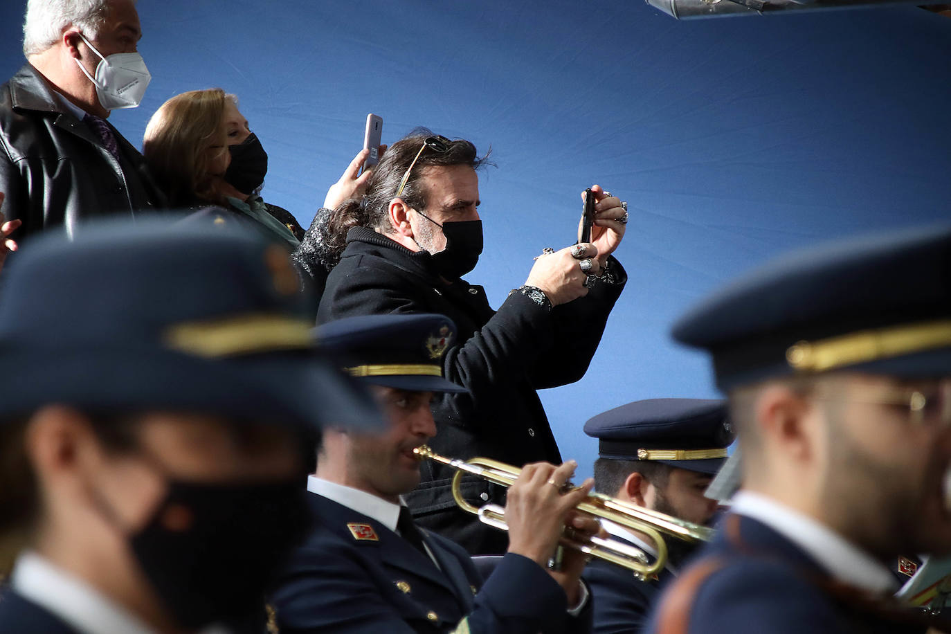 La Academia Básica del Aire recupera tras el parón por la pandemia los actos conmemorativos en honor a la patrona del Ejército del Aire | 312 Caballeros y Damas alumnos juraron fidelidad a la Bandera en un acto sin besos pero cargado de emoción.