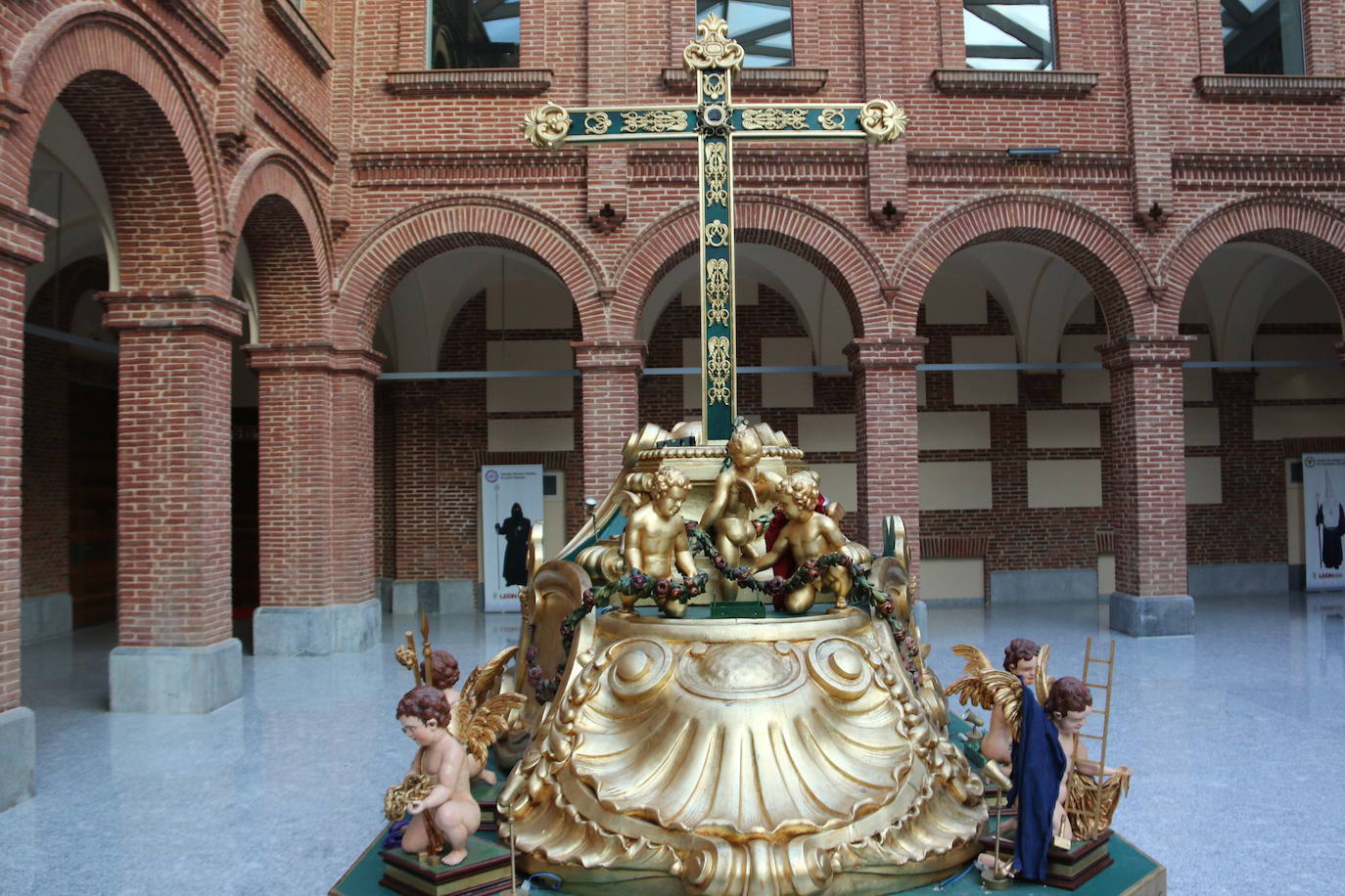 Los primeros pasos llegan en la mañana de este sábado al Museo de la Semana Santa de León.