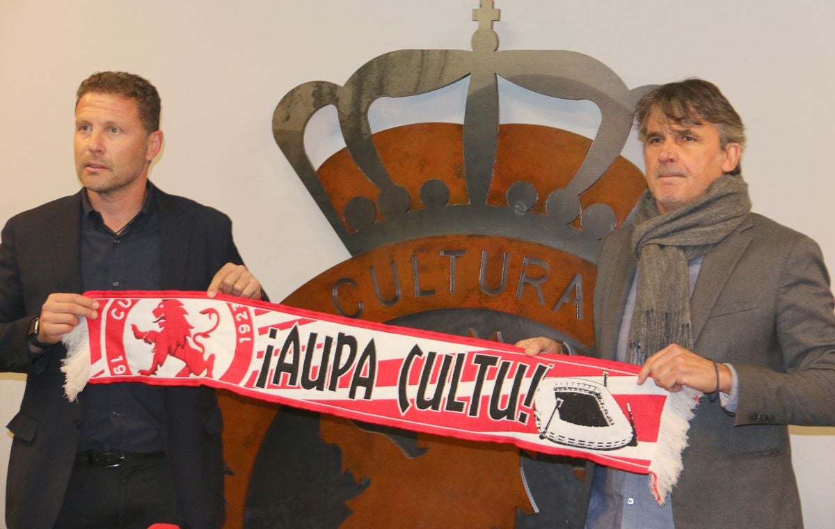 El club leonés prepara la puesta de largo de su nuevo entrenador tras la destitución de Ramón González.