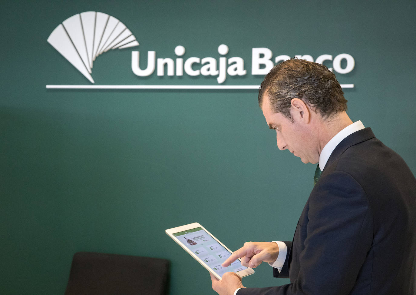 Unicaja Banco cuenta con una completa gama de planes de pensiones para cubrir cualquier perfil de riesgo.