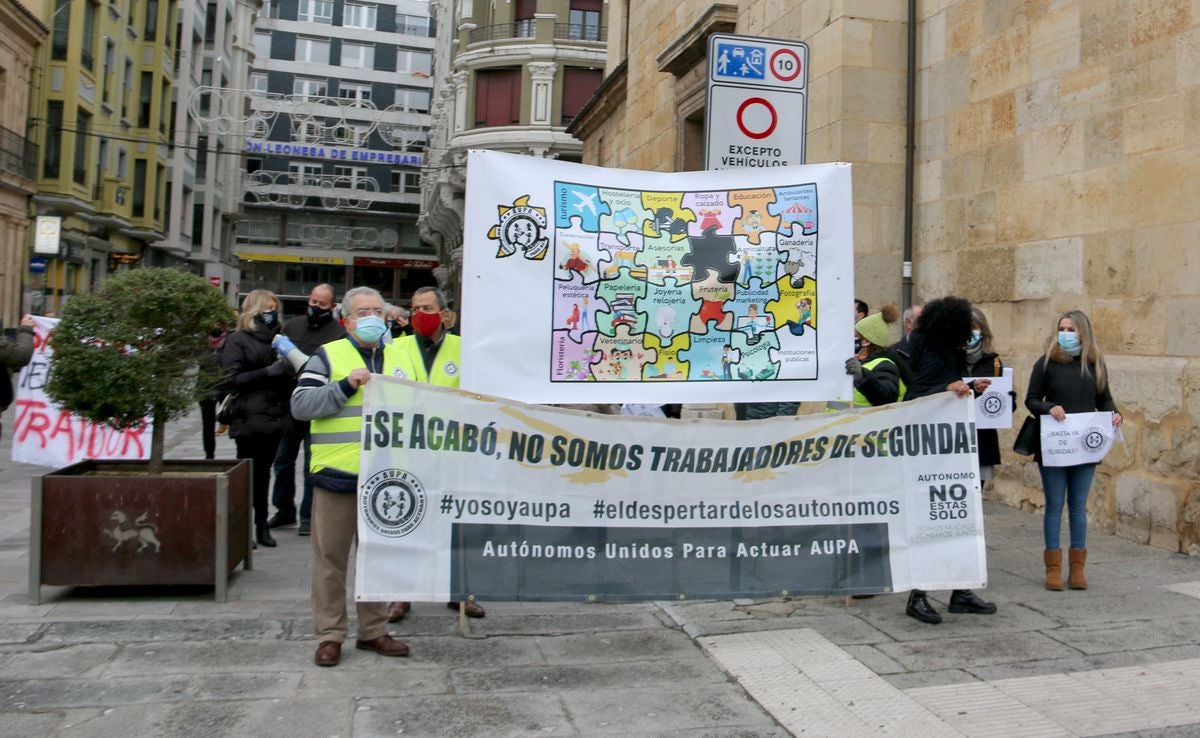 La asociación Aupa ha convocado una manifestación para pedir el cese de la subida de los impuestos y del precio de los suministros básicos.