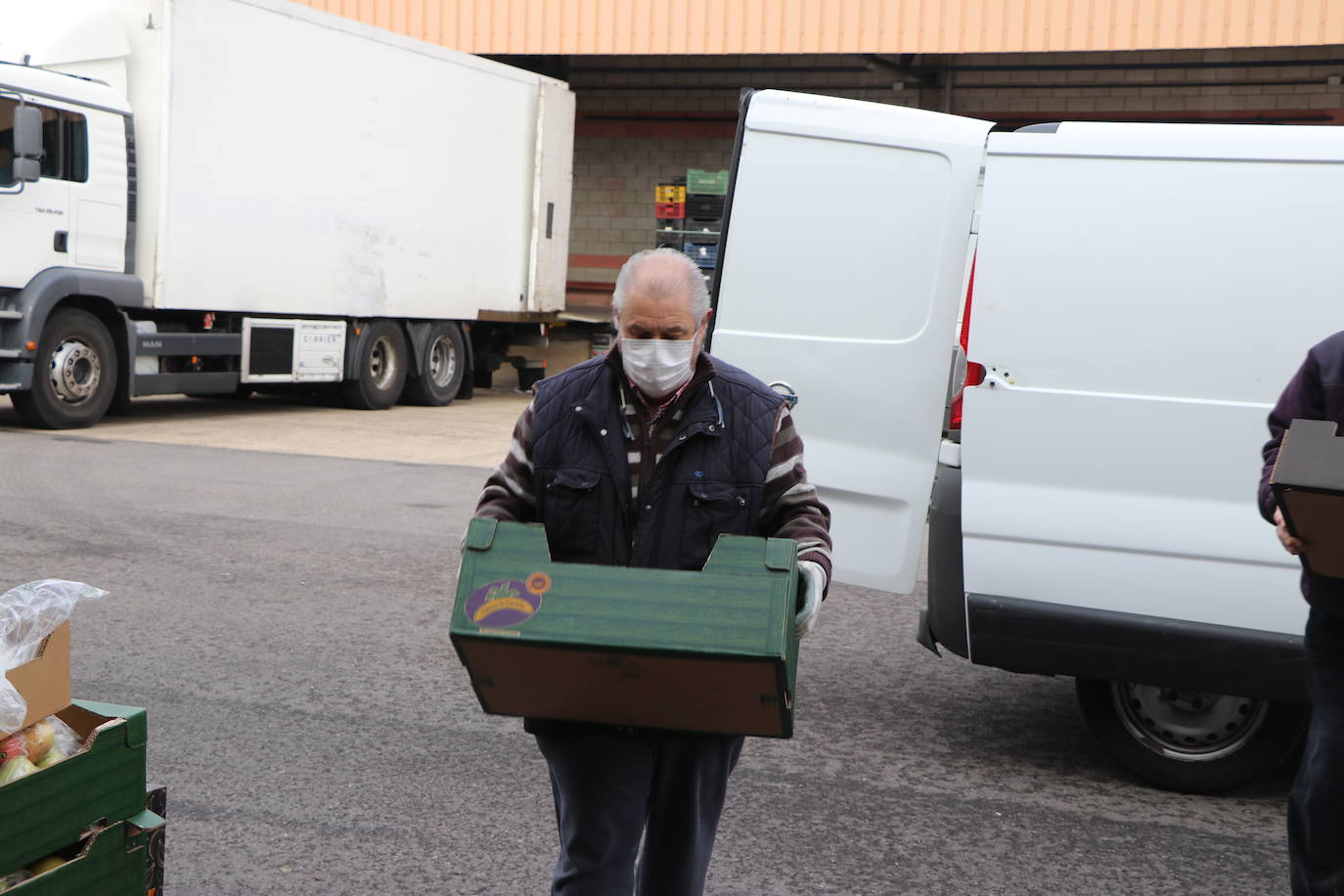 Desde el Banco de Alimentos de León señalan al sistema de donativos en caja como una de las causas de la disminución casi un 50% de lo recaudado respecto a 2020 y a la aparente 'nueva normalidad' que no es tal | Más de 1.000 familias se beneficiarán de estas donaciones fundamentales en fechas navideñas.