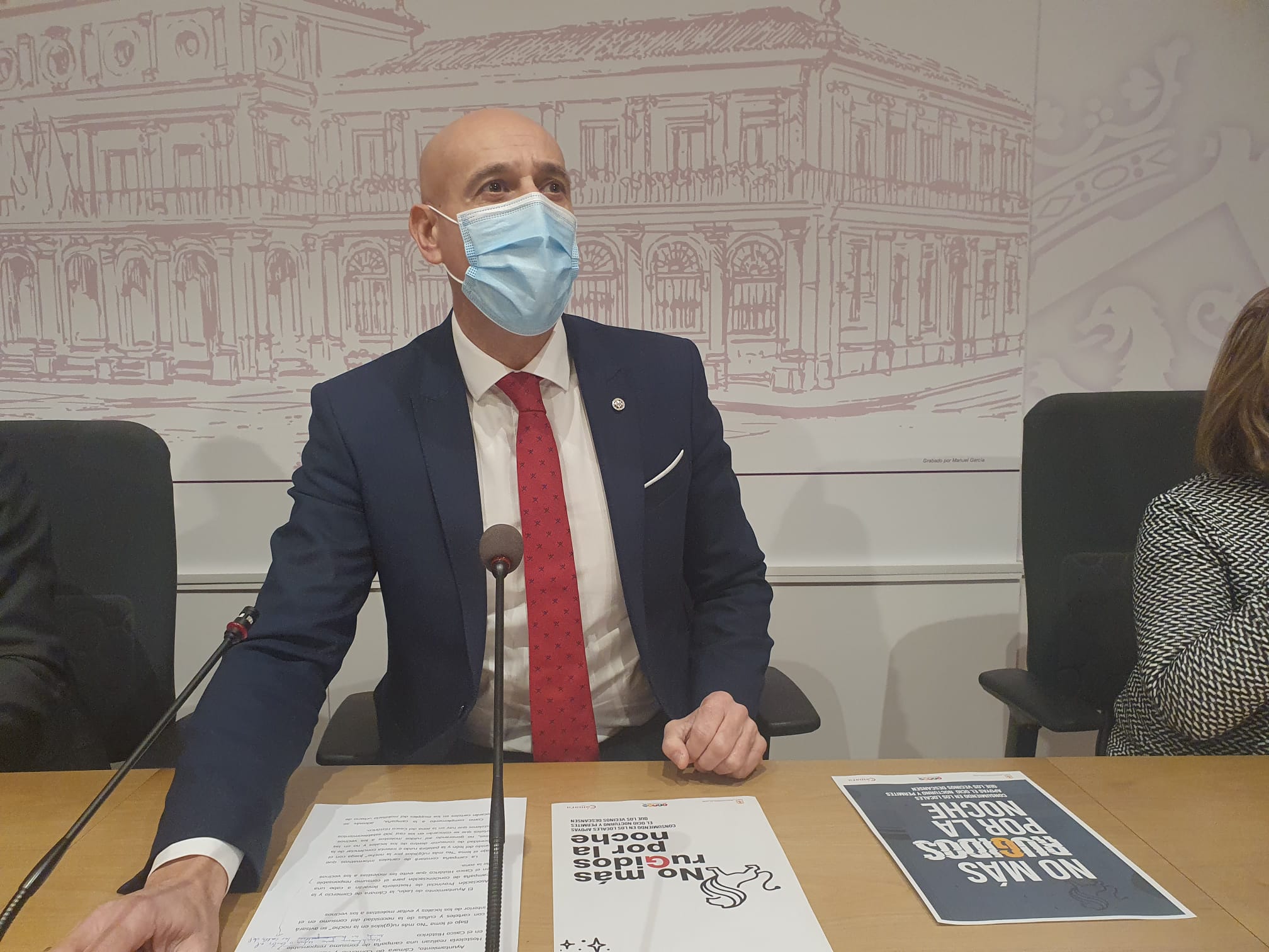 Campaña 'No más ru(g)idos en la noche' en el Casco Histórico de León.