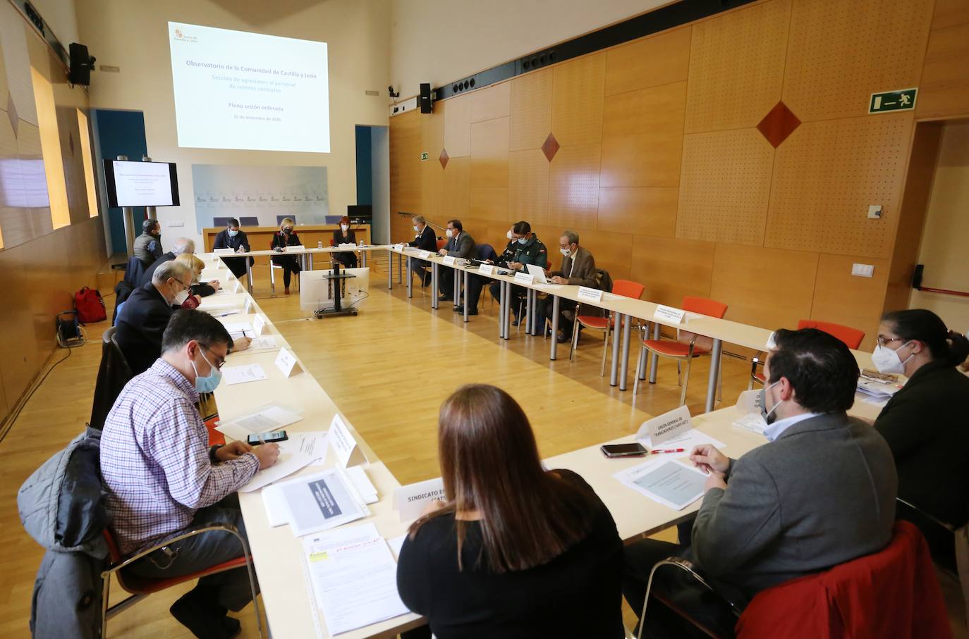 La consejera de Sanidad, Verónica Casado, preside la reunión del Observatorio de Agresiones de Castilla y León.