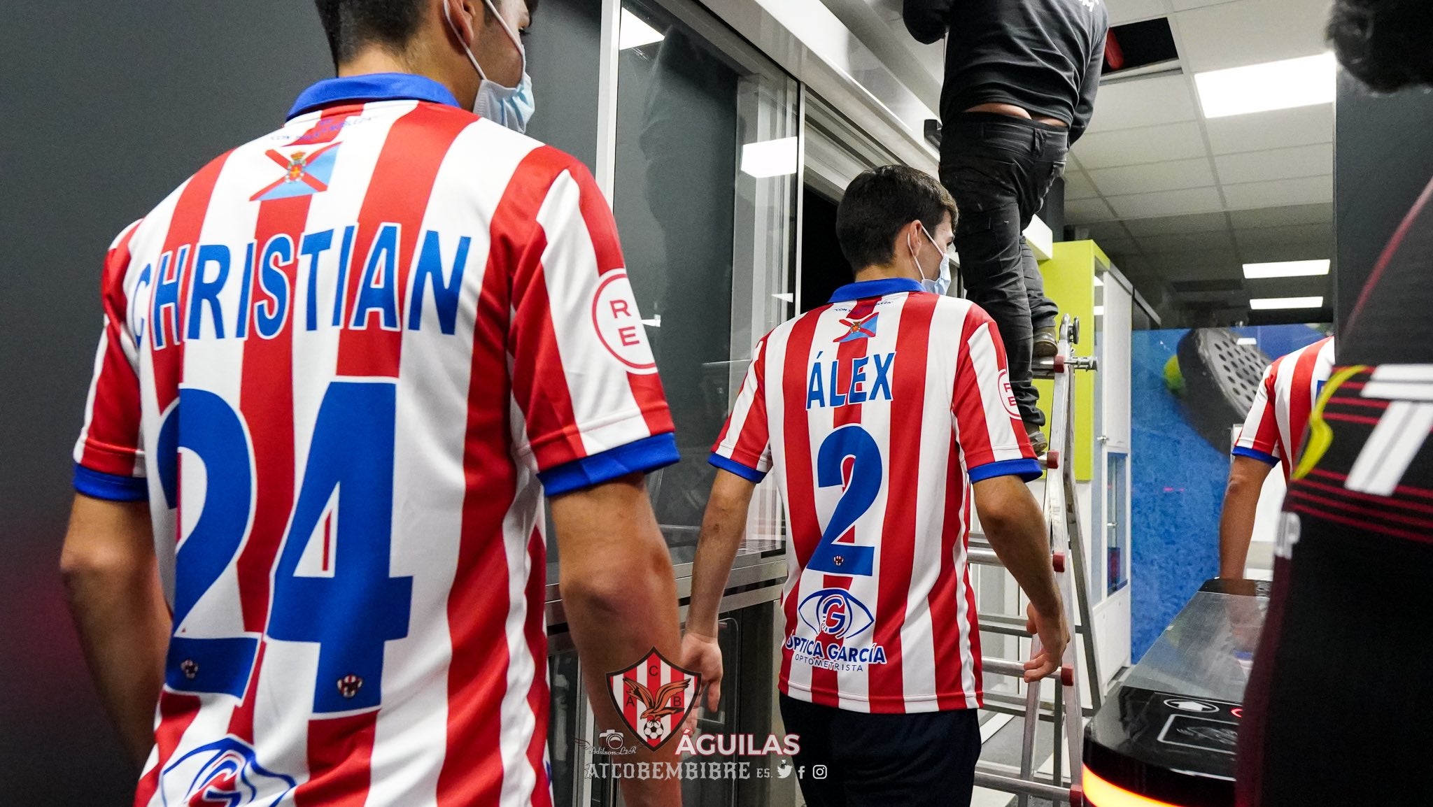 El Atlético Bembibre ha presentado sus nuevas equipaciones.