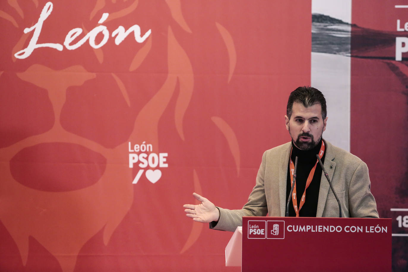 La ministra de Ciencia e Innovación y secretaria de Ciencia, Investigación y Universidades del PSOE Diana Morant, asiste al 14º Congreso provincial del PSOE en León. Junto a ella, el secretario general del partido en Castilla y León, Luis Tudanca y el secretario provincial, Javier Alfonso Cendón.