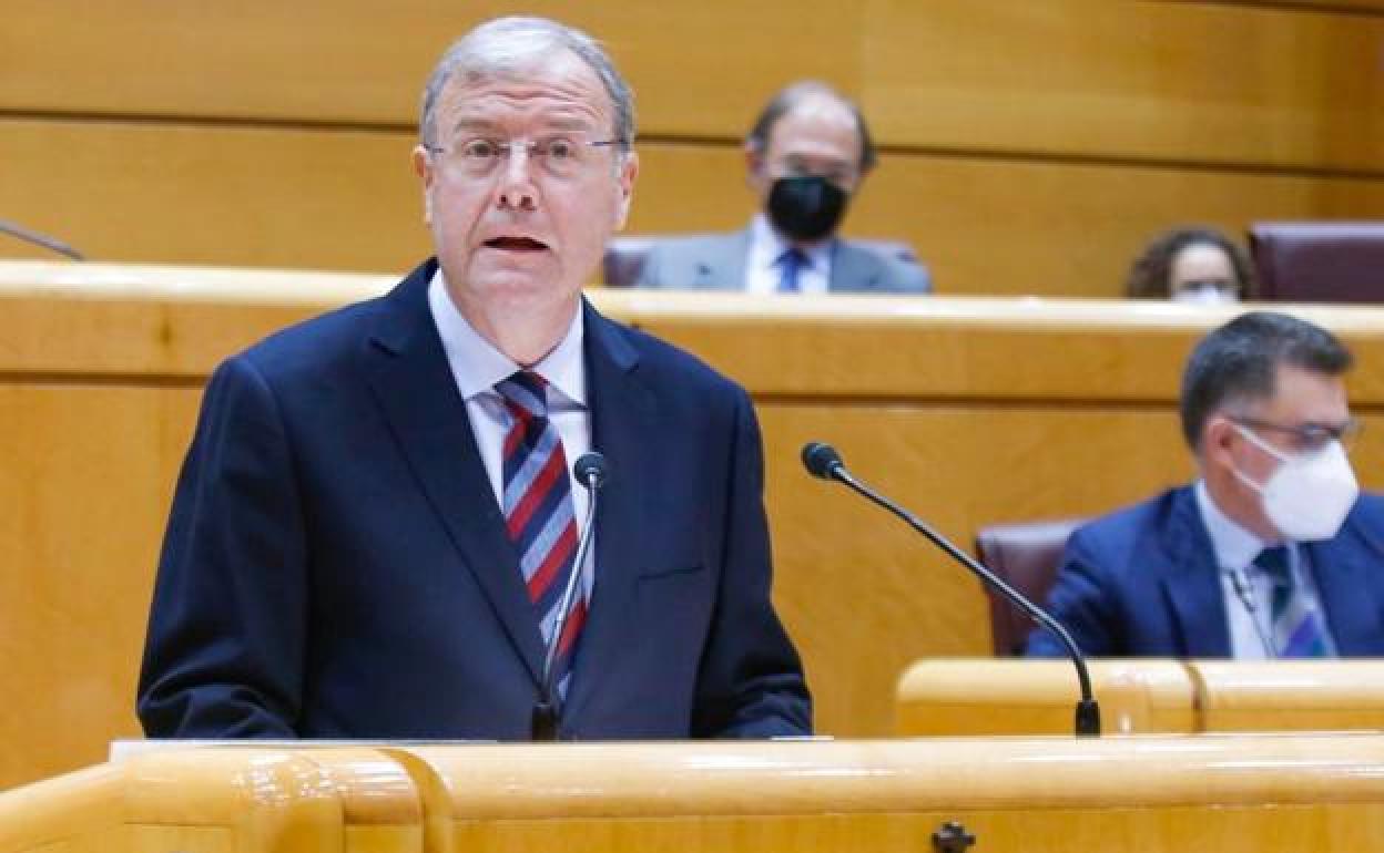 Antonio Silván, en una sesión plenaria del Senado.