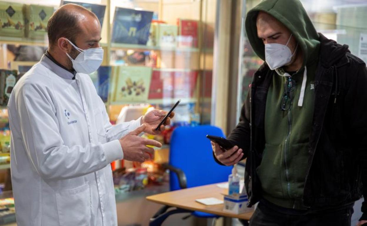 Control de certificado en el hospital Txagorritxu de Vitoria. 