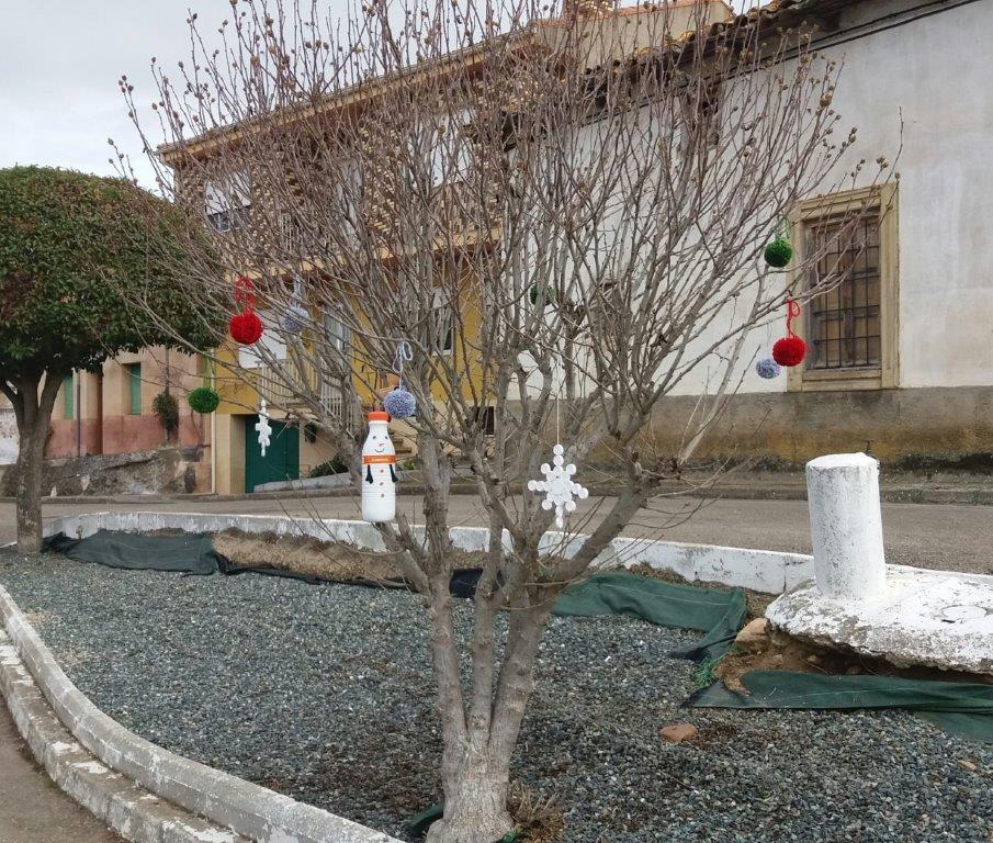 Los vecinos del municipio se involucran para engalanar su localidad y recibir la navidad por todo lo grande.