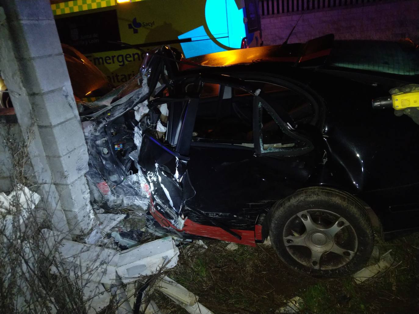 Accidente con dos heridos graves en el Camino de Santiago a su paso por el barrio ponferradino de Fuentesnuevas. 