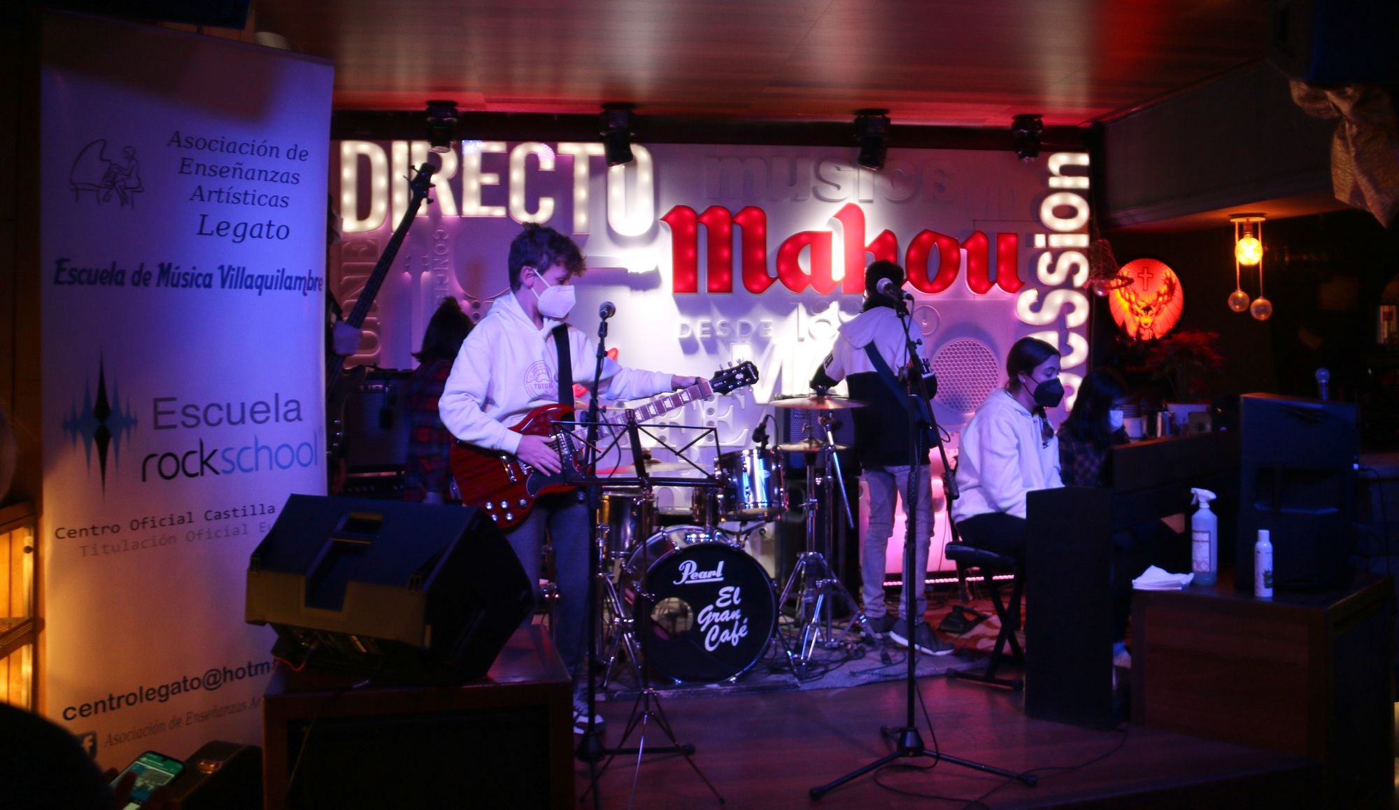 Concierto navideño de la escuela de música de Villaquilambre 'Rock Schoo León' en El Gran Café.