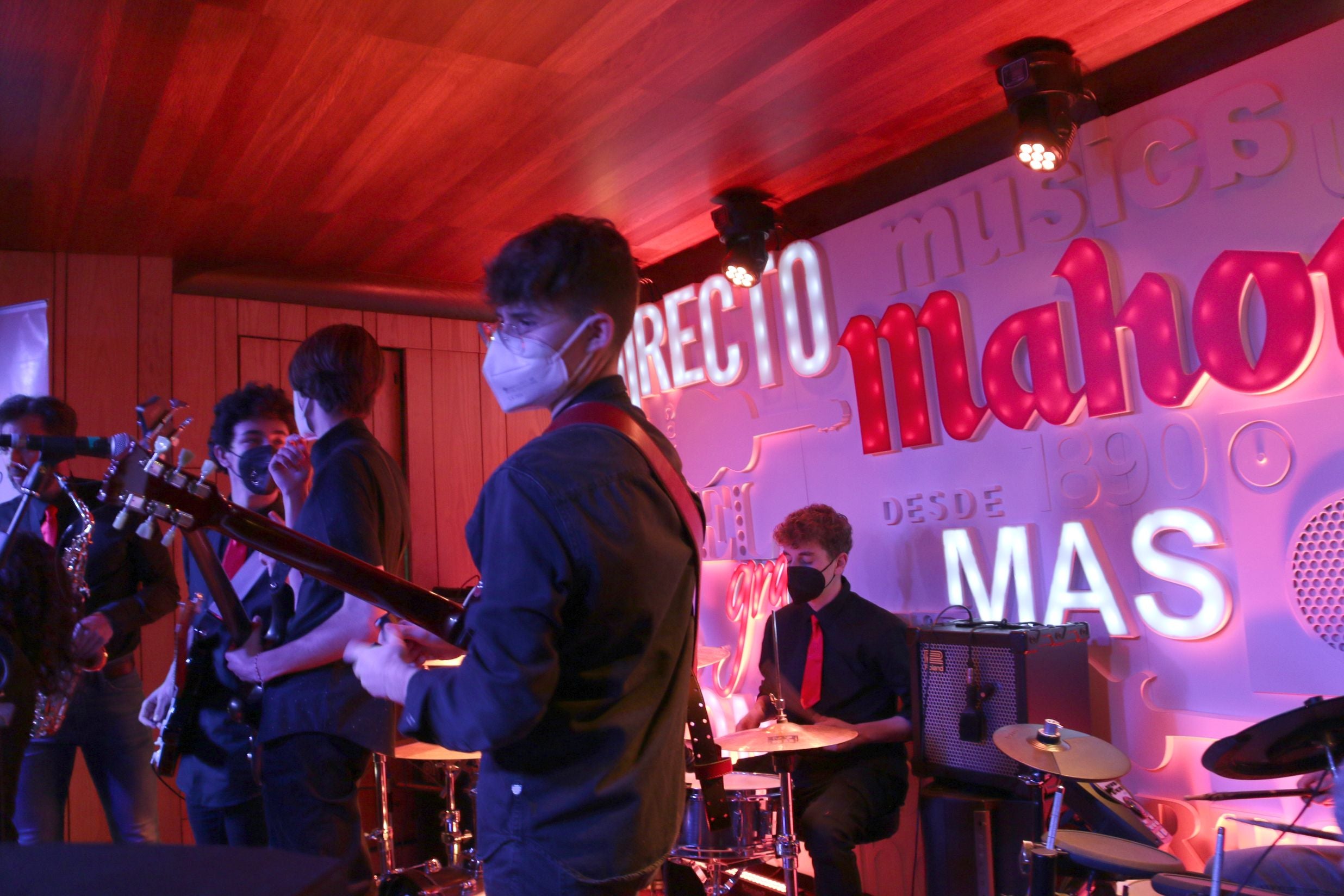 Concierto navideño de la escuela de música de Villaquilambre 'Rock Schoo León' en El Gran Café.