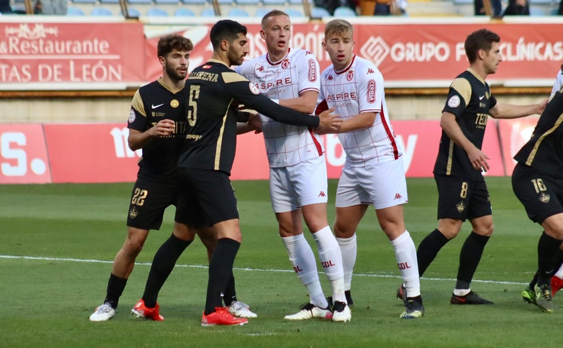 Rodri, en un partido de la Cultural, junto a Obolskii.